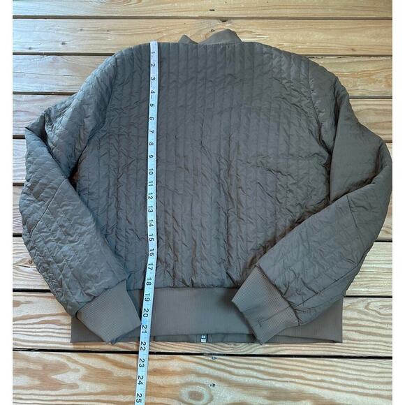 NEW $198 Lululemon Reversible Insulated Bomber Jacket Size 6 Women's Olive - Picture 9 of 11